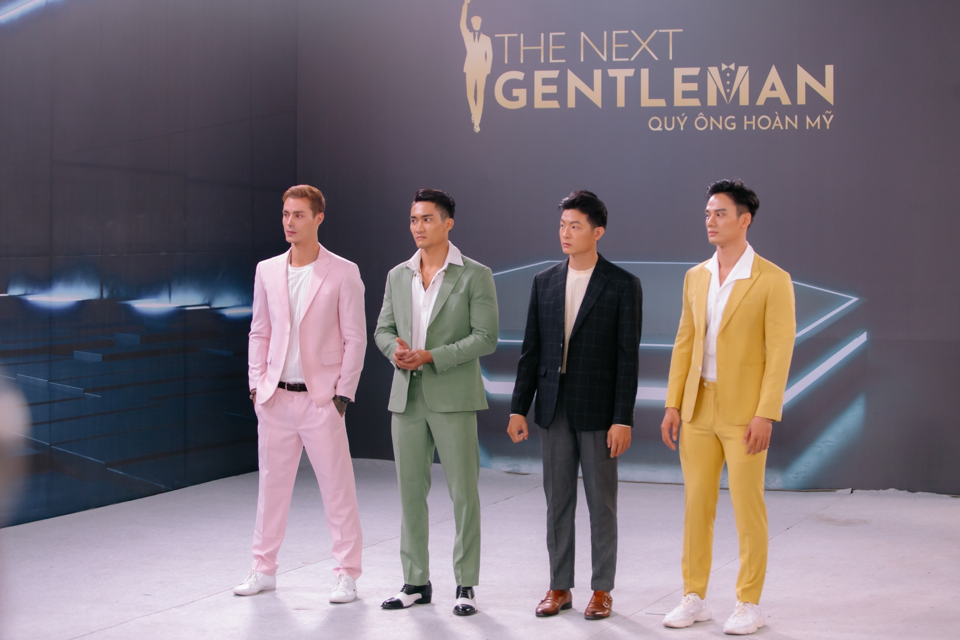 Lưu Cao Phát (team Hương Giang) và Elia Marchetti (team Hà Anh) là 2 thí sinh bị loại trong tập 4 của Quý Ông Hoàn Mỹ