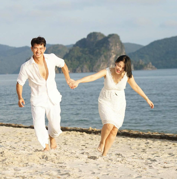 Vợ Xuân Bắc xem điện thoại của con trai, 'bố' phát hiện loạt ảnh nhạy cảm vòng 3 Vợ Xuân Bắc xem điện thoại của con trai, 'bố' phát hiện loạt ảnh nhạy cảm vòng 3