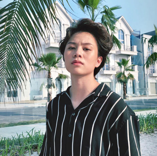 Sau bộ phim Về nhà đi con, style Tomboy loi choi của Bảo Hân khiến người hâm mộ thích thú (Ảnh: FBNV) Sau bộ phim Về nhà đi con, style Tomboy loi choi của Bảo Hân khiến người hâm mộ thích thú (Ảnh: FBNV)