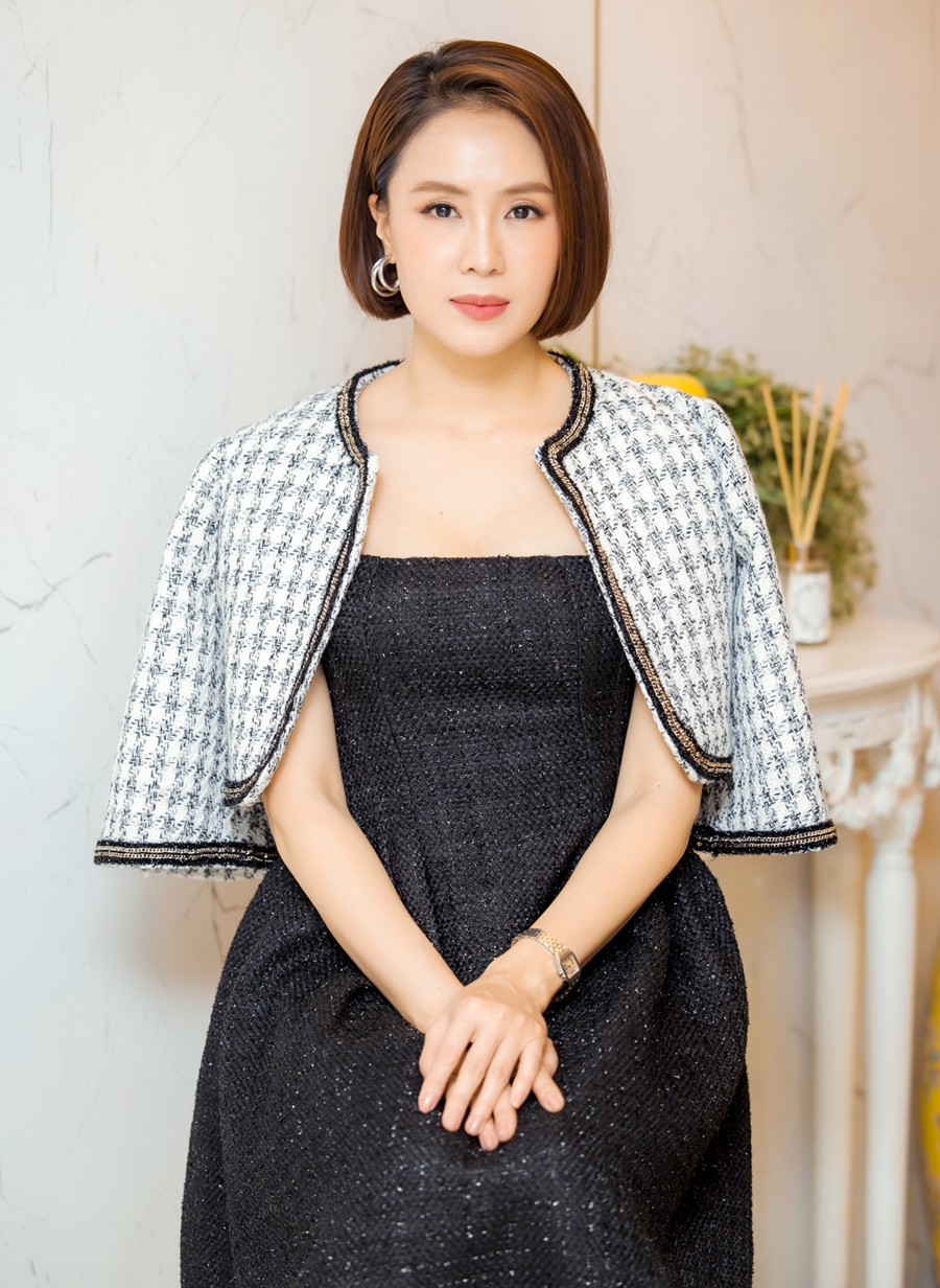 Hồng Diễm khiến nhiều người ngưỡng mộ vì nhan sắc xinh đẹp dù đã U40 (Ảnh: FBNV)