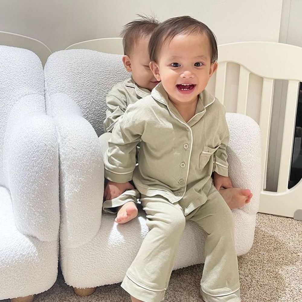 Những khoảnh khắc thân thiết của Lisa - Leon trên mạng xã hội khiến dân tình khen ngợi tình cảm (Ảnh: Internet)