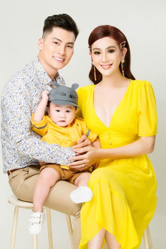 Lâm Khánh Chi từng chi 1 tỷ đồng để nhờ mang thai hộ (Ảnh: FBNV) Lâm Khánh Chi từng chi 1 tỷ đồng để nhờ mang thai hộ (Ảnh: FBNV)