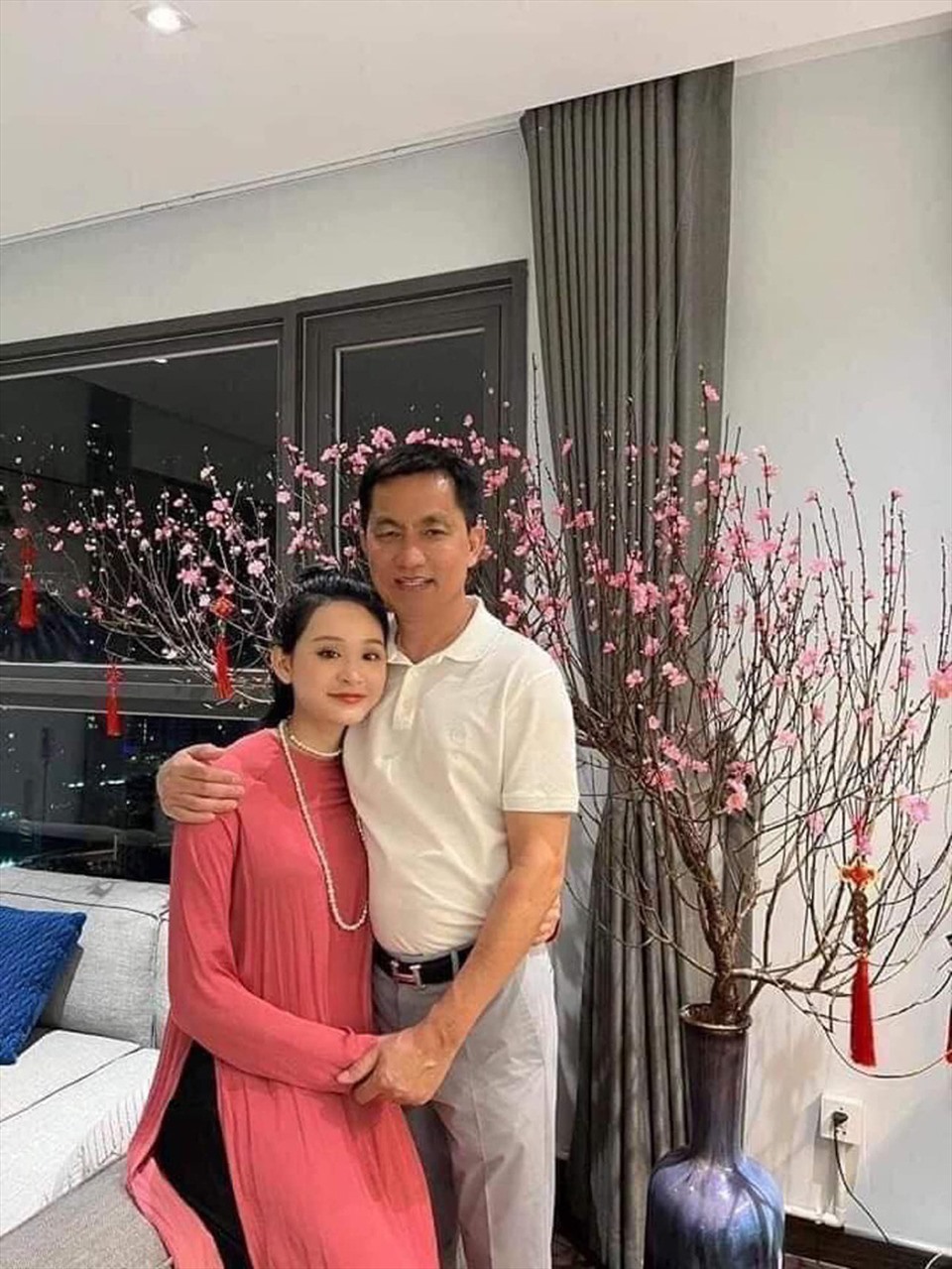 Hiền Hồ và CEO Hồ Nhân đang dính tin đồn hẹn hò (Ảnh: FBNV) Hiền Hồ và CEO Hồ Nhân đang dính tin đồn hẹn hò (Ảnh: FBNV)