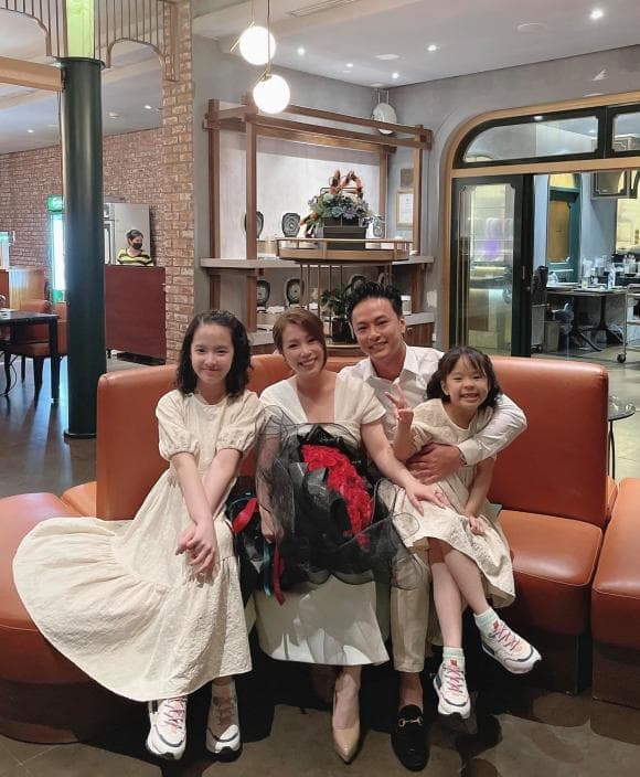 Gia đình nhỏ của diễn viên Hồng Đăng (Ảnh: FBNV) Gia đình nhỏ của diễn viên Hồng Đăng (Ảnh: FBNV)