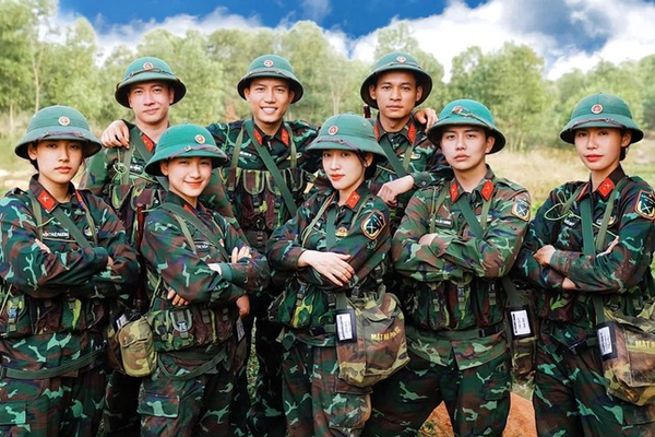 Sao nhập ngũ 2022 có sự tham gia của 8 nghệ sĩ trẻ đình đám trong showbiz Việt như: Minh Tú, Hòa Minzy, Anh Tú, Độ Mixi, Cara,.. Trải qua 3 tập phát sóng, chương trình luôn nhận được sự thu hút lớn từ phía công chúng. Sao nhập ngũ 2022 có sự tham gia của 8 nghệ sĩ trẻ đình đám trong showbiz Việt như: Minh Tú, Hòa Minzy, Anh Tú, Độ Mixi, Cara,.. Trải qua 3 tập phát sóng, chương trình luôn nhận được sự thu hút lớn từ phía công chúng.