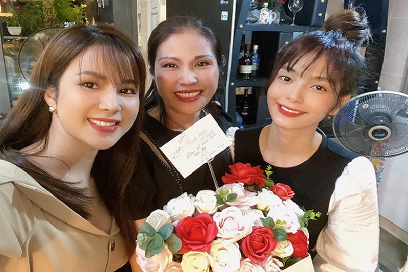 Con gái Diệp Lâm Anh và các con gái (Ảnh: FBNV)