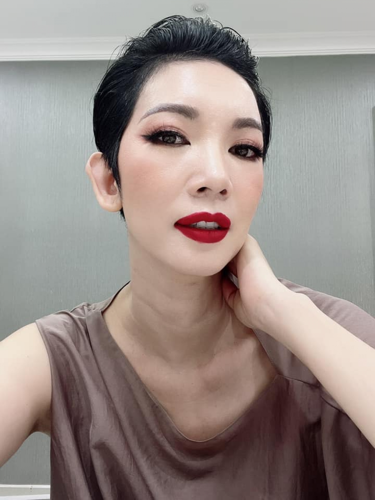 Drama nối tiếp: Xuân Lan ‘tố’ Hà Anh ‘thiếu’ trái tim, kể chuyện từng ‘chỉ dạy’ nữ người mẫu Drama nối tiếp: Xuân Lan ‘tố’ Hà Anh ‘thiếu’ trái tim, kể chuyện từng ‘chỉ dạy’ nữ người mẫu