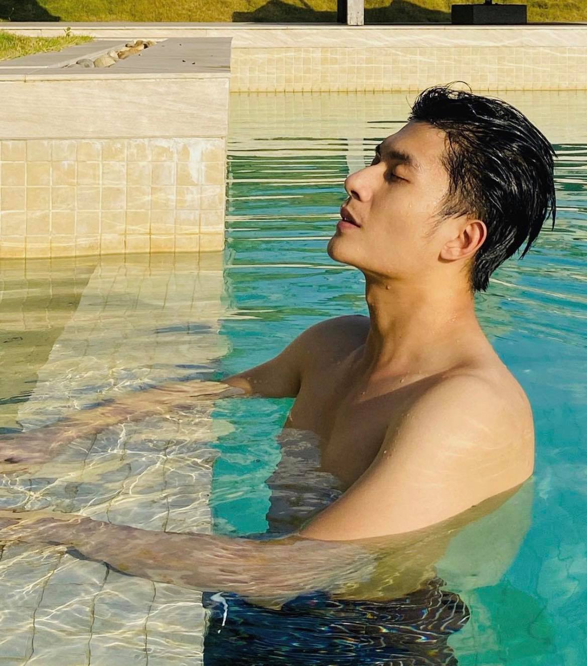 Đình Tú - Lâm Bảo Châu được nhận xét sở hữu body chuẩn cùng ngoại hình điển trai (Ảnh: Internet)