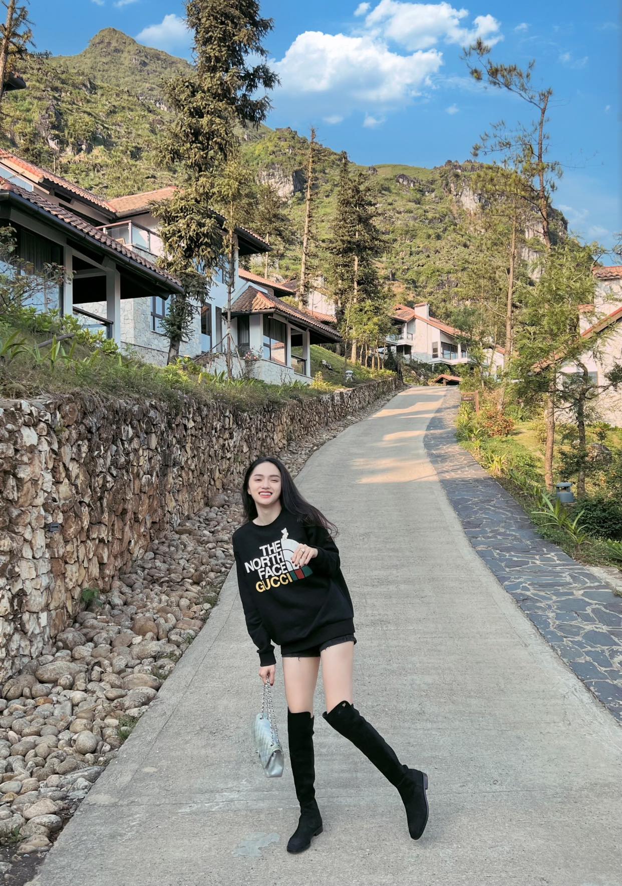 Xuân Lan ‘khịa’ Hương Giang, hành động ‘đôi co’ khiến tình chị em ‘tan vỡ’ từ đây  - Ảnh 1