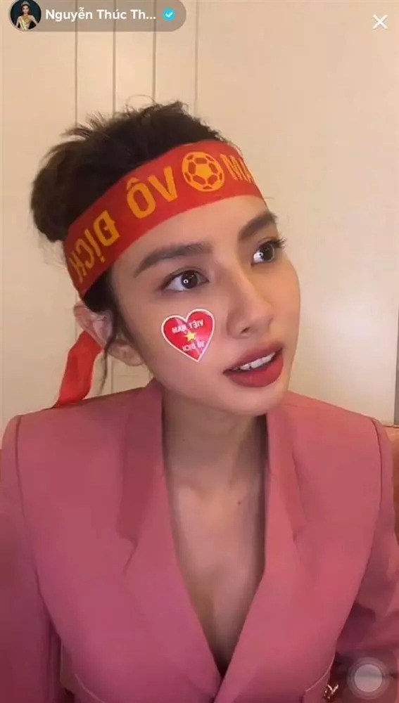 Cách biểu cảm ngơ ngác đến ngỡ ngàng của đương kim Hoa hậu Hòa bình Quốc tế 2021. 