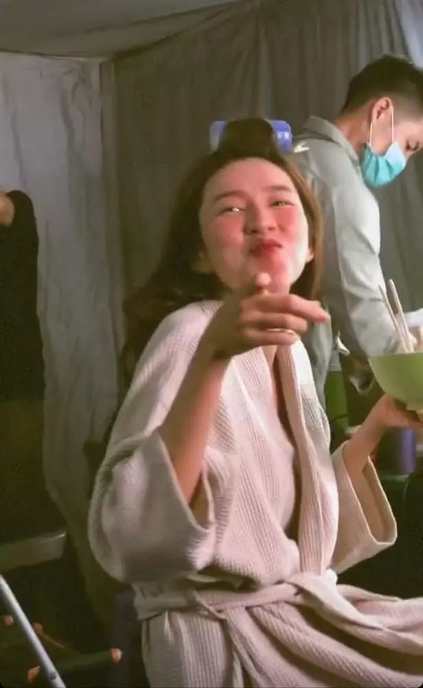 Ồ! Có gì đó thú vị chăng?