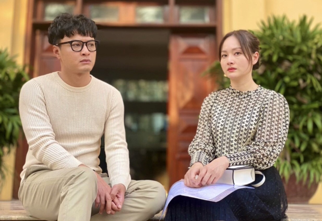 Phân cảnh Khánh - Đức có mặt tại tòa án để làm thủ tục li hôn (Ảnh: Internet)