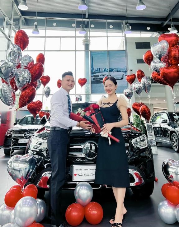 Lan Phương ‘lên như diều gặp gió’ tậu xế sang hơn 2 tỷ, ‘chồng cũ’ nài nỉ làm việc này nhưng phải xem xét - Ảnh 1 Lan Phương ‘lên như diều gặp gió’ tậu xế sang hơn 2 tỷ, ‘chồng cũ’ nài nỉ làm việc này nhưng phải xem xét - Ảnh 1