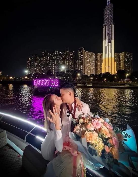 Minh Hằng được bạn trai cầu hôn vào đúng dịp Valentine trắng vừa qua (Ảnh: Internet) Minh Hằng được bạn trai cầu hôn vào đúng dịp Valentine trắng vừa qua (Ảnh: Internet)
