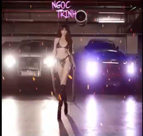 Ngọc Trinh hút mắt kéo 'ngựa chiến' là xế sang Ngọc Trinh hút mắt kéo 'ngựa chiến' là xế sang