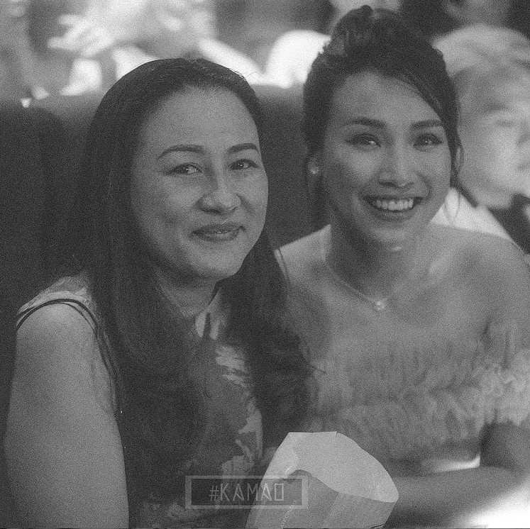 Đang sống hạnh phúc bên chồng ở nước ngoài, MC Hoàng Oanh gây hoang mang khi đăng ảnh nhớ mẹ, ngậm ngùi: 'Con mệt rồi' - Ảnh 1