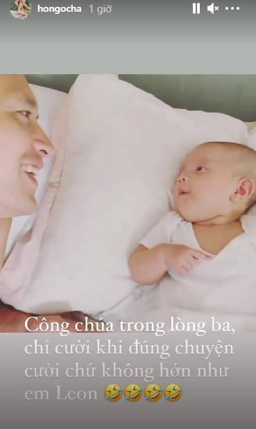 Kim Lý đùa nghịch cùng con nhỏ Kim Lý đùa nghịch cùng con nhỏ