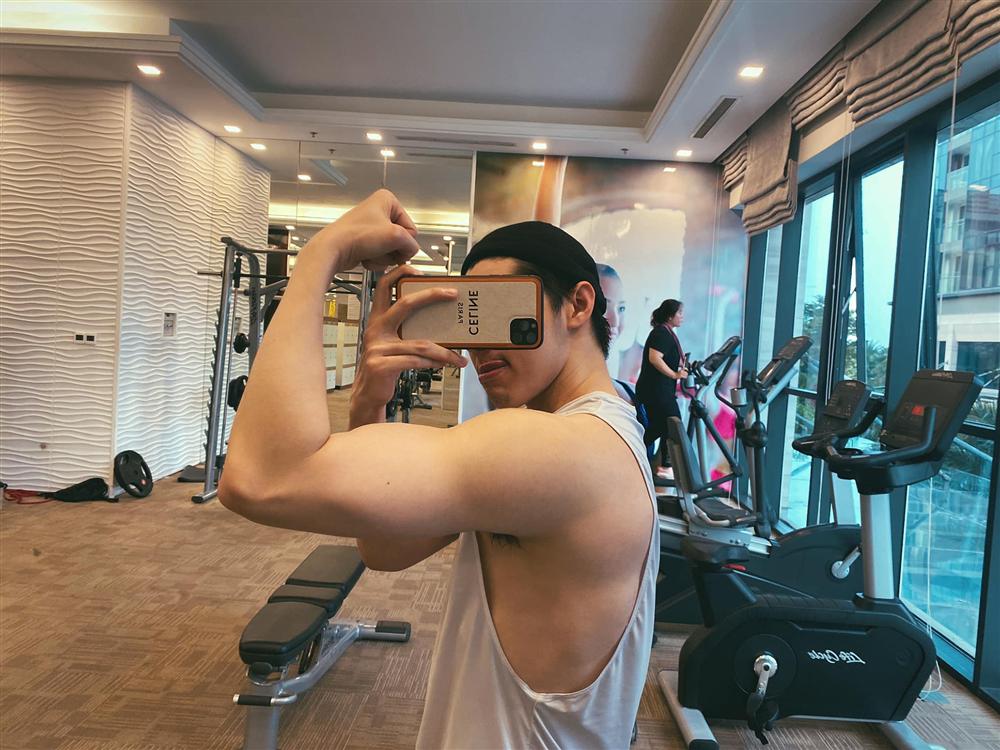Lại dấy lên nghi vấn 'yêu lại từ đầu' của Mai Phương Thúy và Noo Phước Thịnh: người công khai bảo vệ vợ yêu, người khen chồng body đẹp - Ảnh 1 Lại dấy lên nghi vấn 'yêu lại từ đầu' của Mai Phương Thúy và Noo Phước Thịnh: người công khai bảo vệ vợ yêu, người khen chồng body đẹp - Ảnh 1