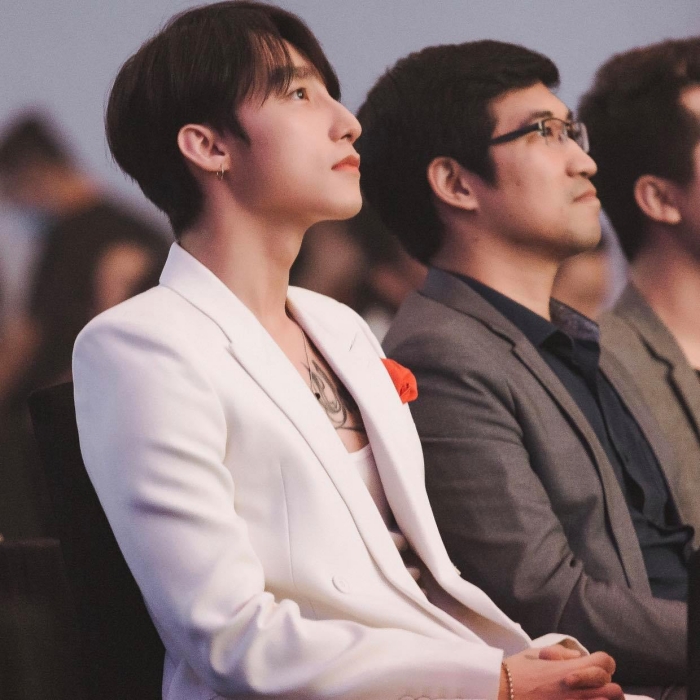 Gạt đi ồn áo tình ái với Thiều Bảo Trâm những ngày qua, Sơn Tùng gây sốt với loạt ảnh khoe visual 'cực phẩm' - Ảnh 2 Gạt đi ồn áo tình ái với Thiều Bảo Trâm những ngày qua, Sơn Tùng gây sốt với loạt ảnh khoe visual 'cực phẩm' - Ảnh 2