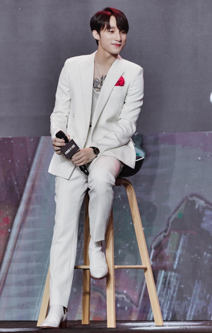 Sơn Tùng gây sốt với loạt khoảnh khắc 'không góc chết' tại cuộc họp báo mới đây