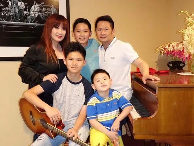 Vợ chồng Bằng Kiều có cách cư xử văn minh hiếm có Vợ chồng Bằng Kiều có cách cư xử văn minh hiếm có