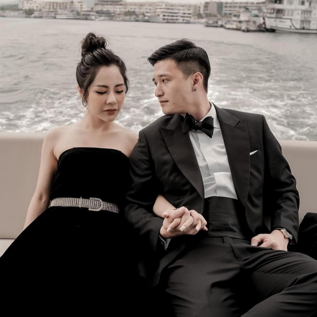 Công khai tình cảm, single mom nhận được sự yêu thương hết mực của nam diễn viên Huỳnh Anh Công khai tình cảm, single mom nhận được sự yêu thương hết mực của nam diễn viên Huỳnh Anh