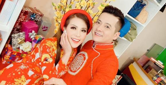 Đón Tết hậu ồn ào ly hôn, 'tình tin đồn' lì xì Hoàng Anh tận 2.000 USD để bày tỏ tình cảm? - Ảnh 1 Đón Tết hậu ồn ào ly hôn, 'tình tin đồn' lì xì Hoàng Anh tận 2.000 USD để bày tỏ tình cảm? - Ảnh 1