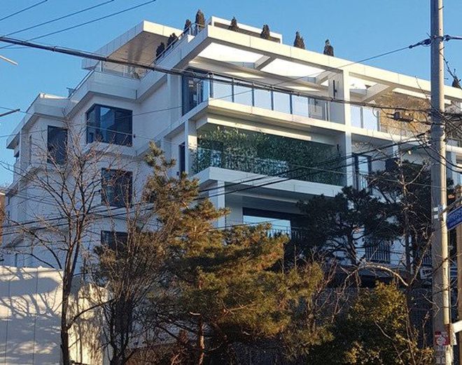 Căn penthouse được cho là được Huyn Bin mới tậu gần đây Căn penthouse được cho là được Huyn Bin mới tậu gần đây
