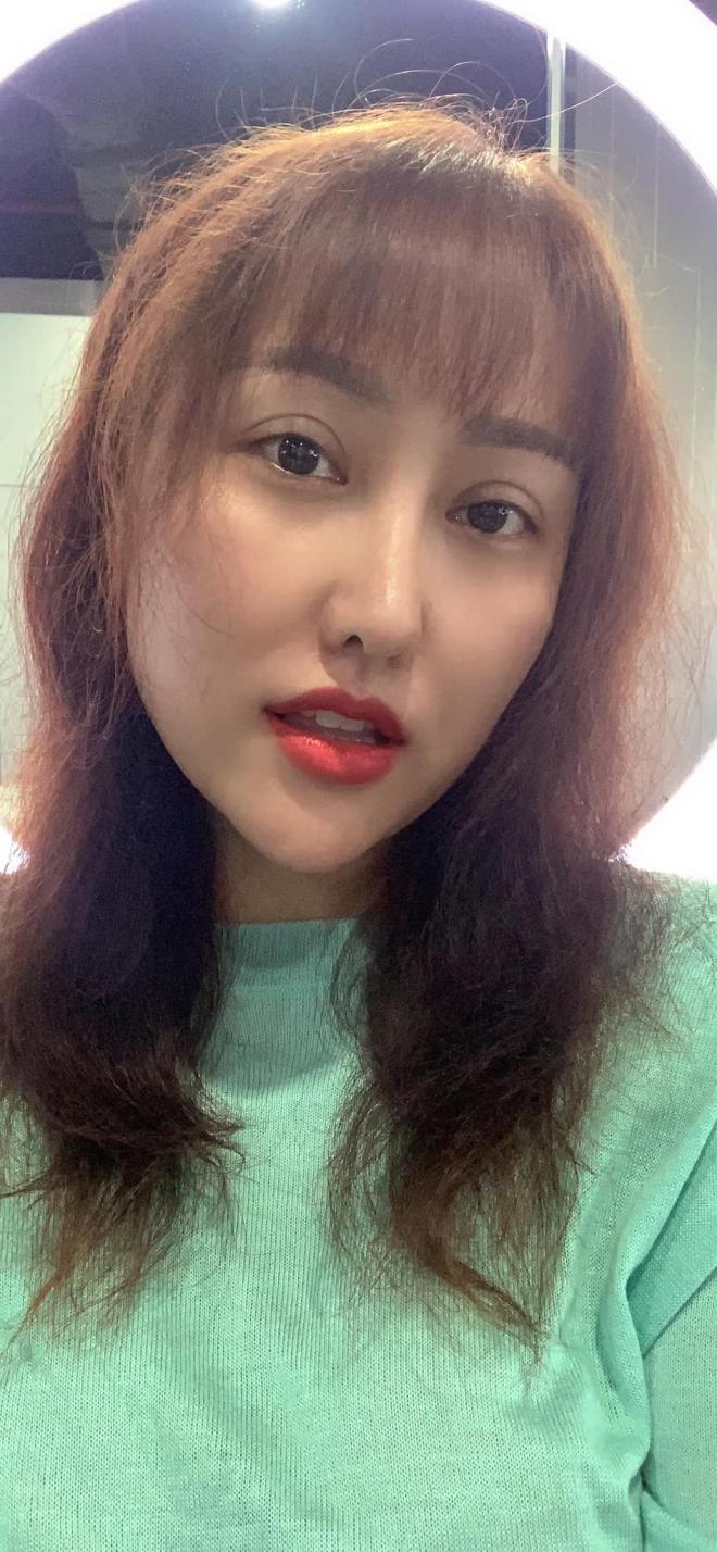 'Da nâu' Phi Thanh Vân biến hóa thành búp bê khi lộ diện sau thời gian dài im ắng - Ảnh 1