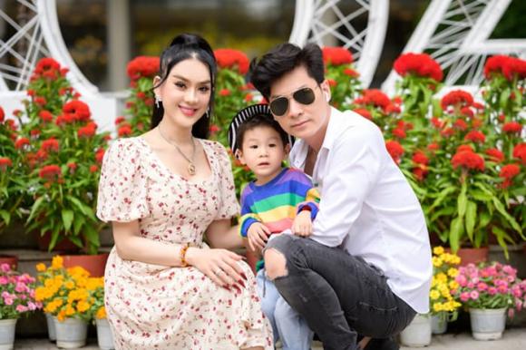 Gia đình Lâm Khánh Chi hạnh phúc chuẩn bị cho cái tết mới Gia đình Lâm Khánh Chi hạnh phúc chuẩn bị cho cái tết mới