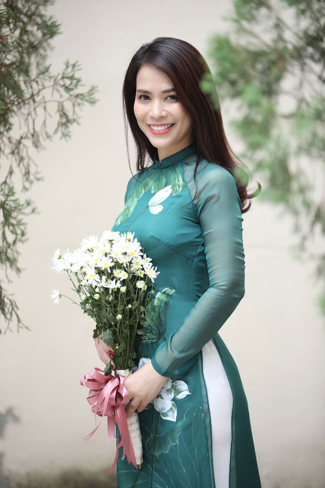 Nhan sắc xinh đẹp của Ý Lan - bạn gái Chí Trung Nhan sắc xinh đẹp của Ý Lan - bạn gái Chí Trung