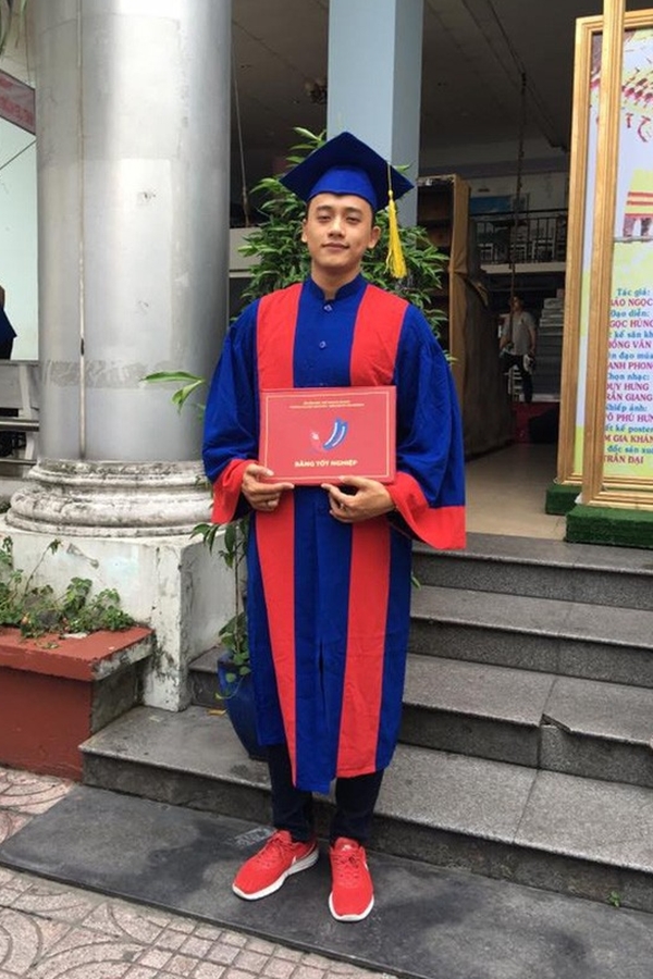 Mai Tài Phến khi vừa tốt nghiệp đại học Mai Tài Phến khi vừa tốt nghiệp đại học