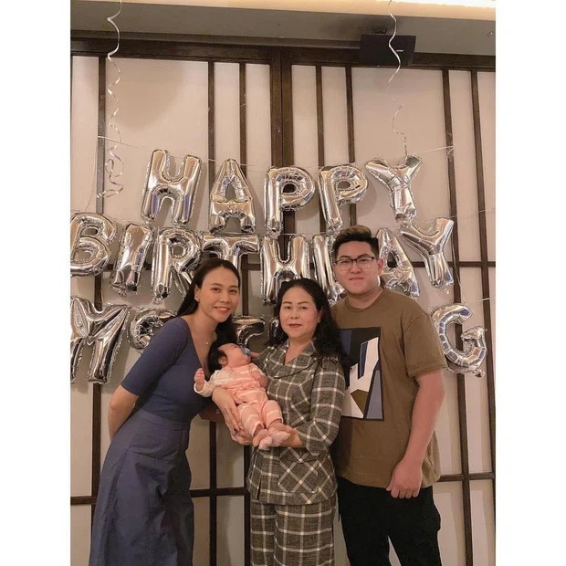 Lần hiếm hoi Cường Đô La công khai tương tác với mẹ Đàm Thu Trang, hé lộ mối quan hệ mẹ vợ con rể bao năm qua vẫn kín tiếng - Ảnh 1 Lần hiếm hoi Cường Đô La công khai tương tác với mẹ Đàm Thu Trang, hé lộ mối quan hệ mẹ vợ con rể bao năm qua vẫn kín tiếng - Ảnh 1