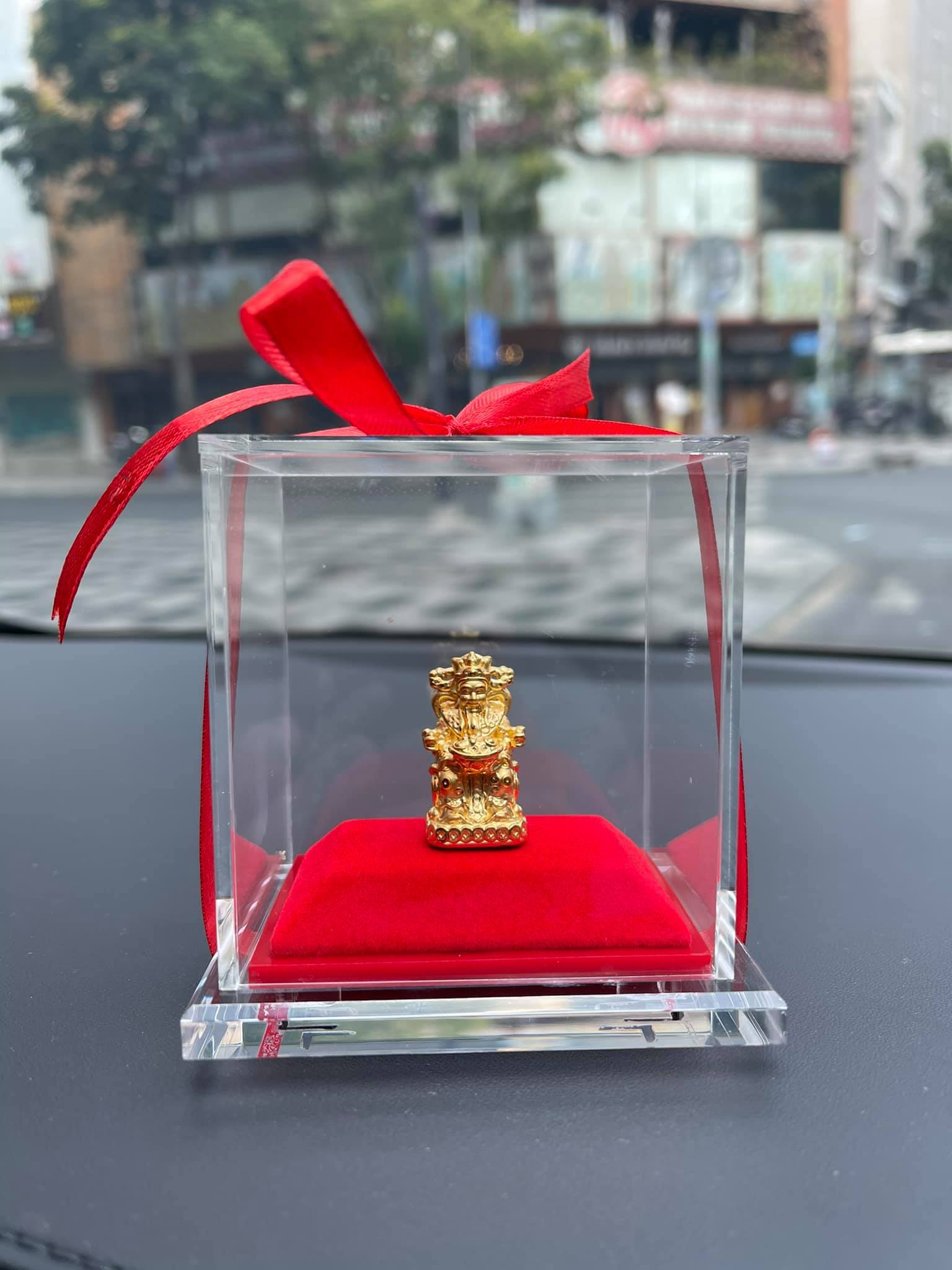 Món quà giá trị và đầy ý nghĩa mà Đàm Vĩnh Hưng dành tặng cho Vũ Hà