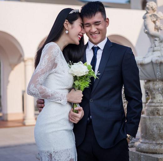 Team qua đường chụp lại khoảnh khắc 'rũ bỏ hào quang' của Thủy Tiên và Công Vinh, vô tình để lộ 'minh chứng tình yêu' gây ngỡ ngàng của cặp đôi Vbiz - Ảnh 1