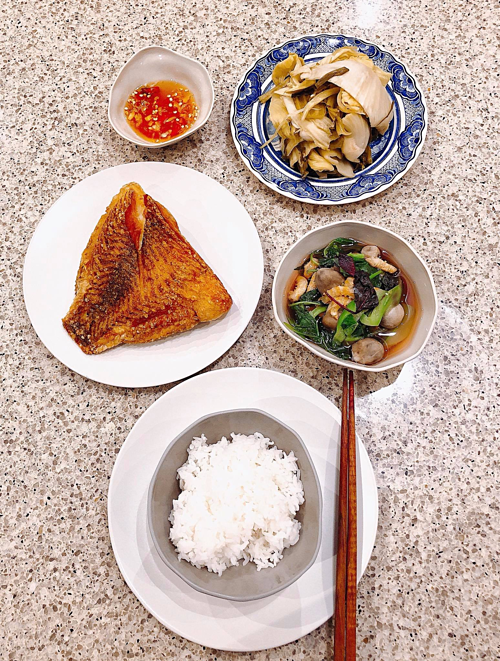 Primmy Trương chăm lo mọi bữa ăn cho gia đình Primmy Trương chăm lo mọi bữa ăn cho gia đình
