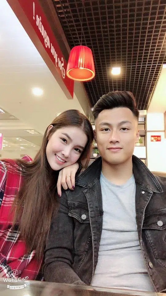 Mạc Hồng Quân và Kỳ Hân đến nay có cuộc sống hôn nhân hạnh phúc, viên mãn Mạc Hồng Quân và Kỳ Hân đến nay có cuộc sống hôn nhân hạnh phúc, viên mãn