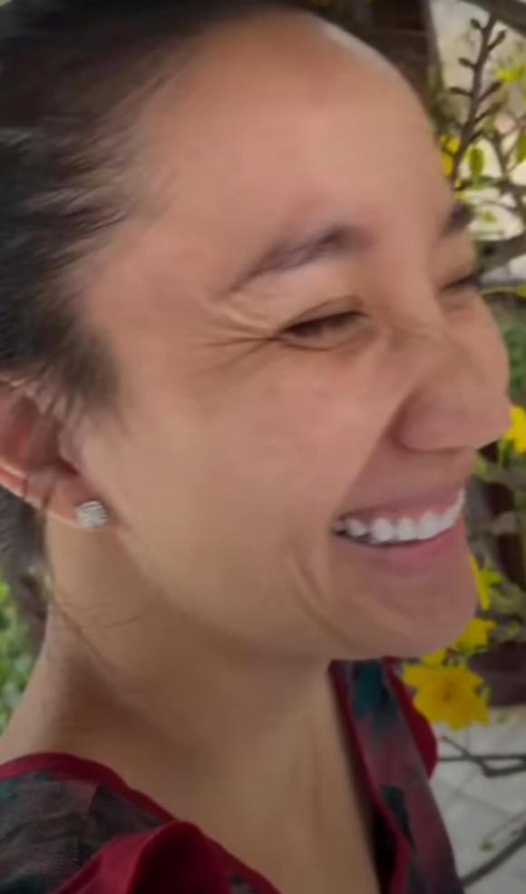 Khoe vợ trên MXH, Lê Dương Bảo Lâm vô tình tiết lộ nhan sắc 'xuống dốc' của Quỳnh Quỳnh sau khi làm mẹ bỉm - Ảnh 1