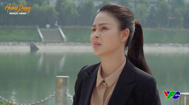 Minh ngán ngẩm khi chứng kiến cảnh hình ảnh mẹ và người mình đã từng 'lật mặt' vì lừa đảo. Ảnh: VFC