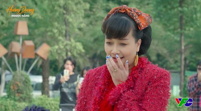 Hướng dương ngược nắng: Khán giả phản đối vì bà Diễm Loan được cầu hôn, cuộc sống sung sướng như bà hoàng - Ảnh 1 Hướng dương ngược nắng: Khán giả phản đối vì bà Diễm Loan được cầu hôn, cuộc sống sung sướng như bà hoàng - Ảnh 1