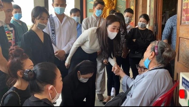 Phương Lê kể chuyện Phan Minh Lộc vẫn muốn giữ trọn lời hứa với Lỹ Nhã Kỳ mặc cho hoàn cảnh khó khăn đang bủa vây - Ảnh 2 Phương Lê kể chuyện Phan Minh Lộc vẫn muốn giữ trọn lời hứa với Lỹ Nhã Kỳ mặc cho hoàn cảnh khó khăn đang bủa vây - Ảnh 2