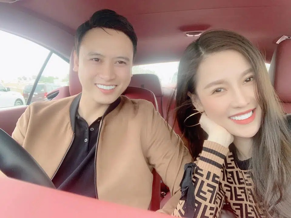 Quế vân đang hạnh phúc bên tình mới. Ảnh: FBNV