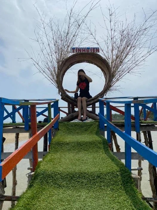 Vợ Công Lý 'khóc ròng' vì khả năng nhiếp ảnh của ông xã. Ảnh: FBNV