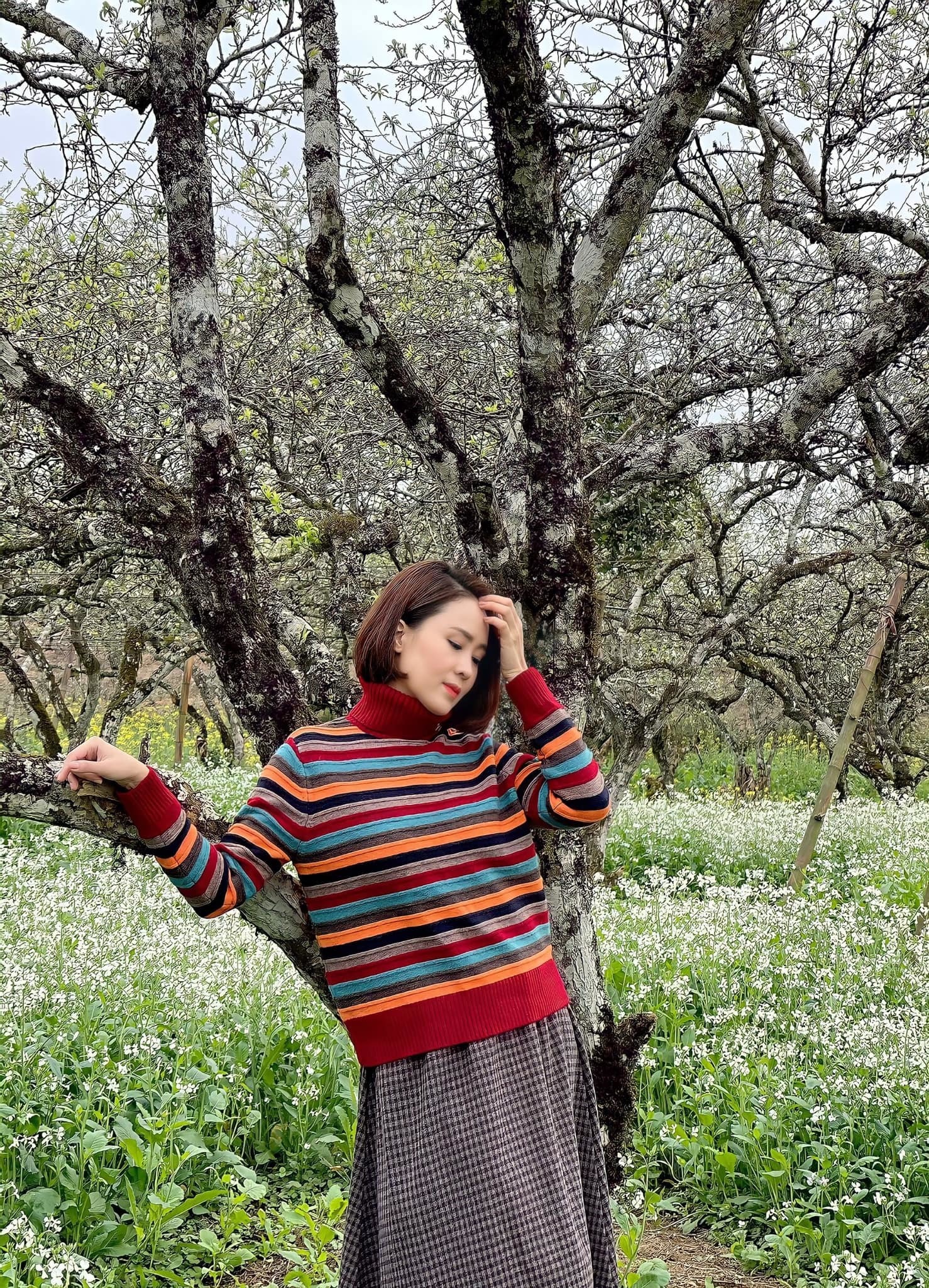 Đi làm căn cước công dân, Hồng Diễm bị 'người qua đường' vạch trần nhan sắc thật ở tuổi 40 - Ảnh 1