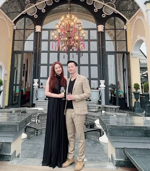 Phan Như Thảo khoe không gian tựa chốn tiên cảnh bên trong căn biệt thự triệu đô được ông xã đại gia tặng - Ảnh 2 Phan Như Thảo khoe không gian tựa chốn tiên cảnh bên trong căn biệt thự triệu đô được ông xã đại gia tặng - Ảnh 2