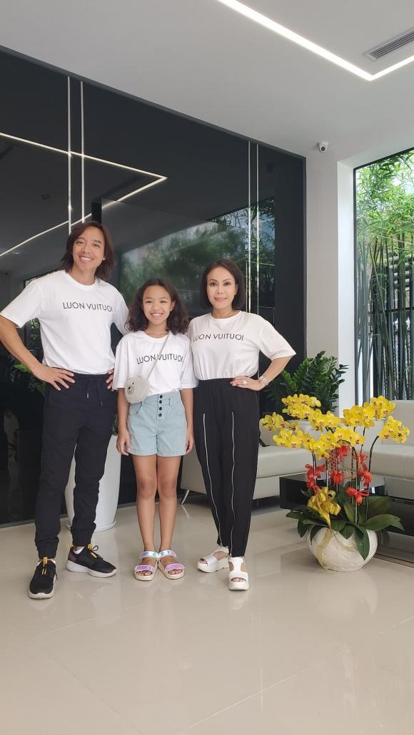 Chồng Việt Hương vừa tiết lộ lý do về Việt Nam liên quan đến cố NS Chí Tài, ca sĩ Phương Loan lập tức có động thái - Ảnh 1 Chồng Việt Hương vừa tiết lộ lý do về Việt Nam liên quan đến cố NS Chí Tài, ca sĩ Phương Loan lập tức có động thái - Ảnh 1