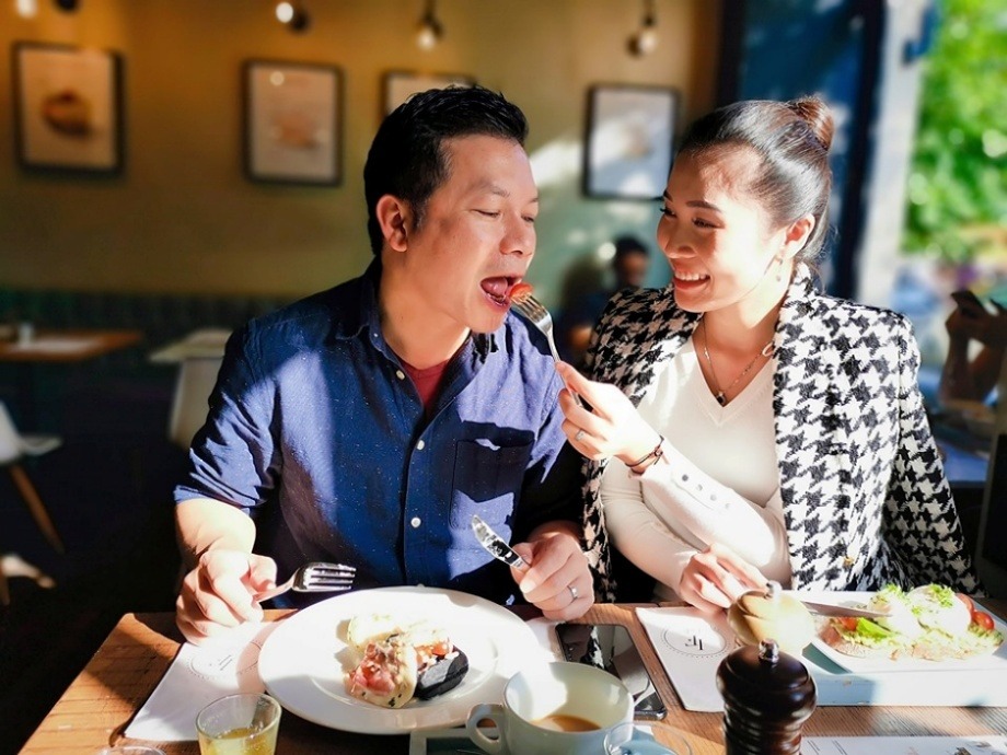 Cuộc sống hôn nhân 'màu hồng' của vợ chồng Shark Hưng khiến bao người ghen tỵ - Ảnh 2