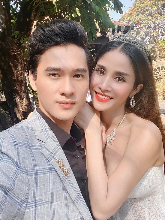 Vợ cũ Phan Thanh Bình hết lời ngợi khen chồng mới khi cận kề ngày lâm bồn - Ảnh 1