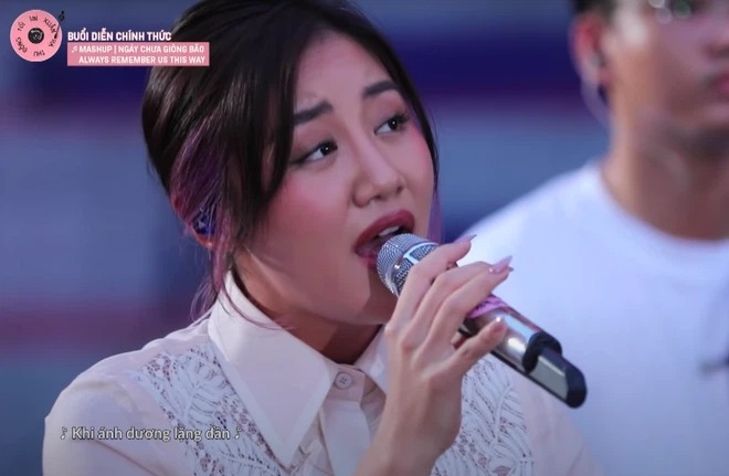Văn Mai Hương chiếm trọn trái tim người yêu nhạc khi vừa có sự xuất hiện trong show âm nhạc Xuân Hạ Thu Đông rồi lại Xuân. Ảnh: Internet Văn Mai Hương chiếm trọn trái tim người yêu nhạc khi vừa có sự xuất hiện trong show âm nhạc Xuân Hạ Thu Đông rồi lại Xuân. Ảnh: Internet