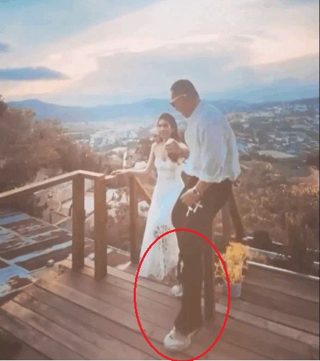 Vũ Khắc Tiệp chỉnh ảnh quá lố khiến anh trở thành 'trò hề' cho thiên hạ. Ảnh: Internet